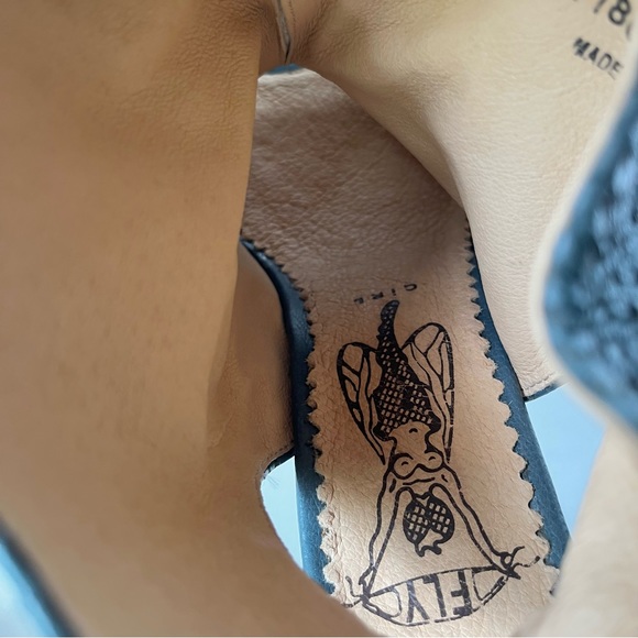 NEW IN BOX Fly London Indigo Iwo Toe Dark Grey Leather Ankle Boot 40 - Picture 13 of 16